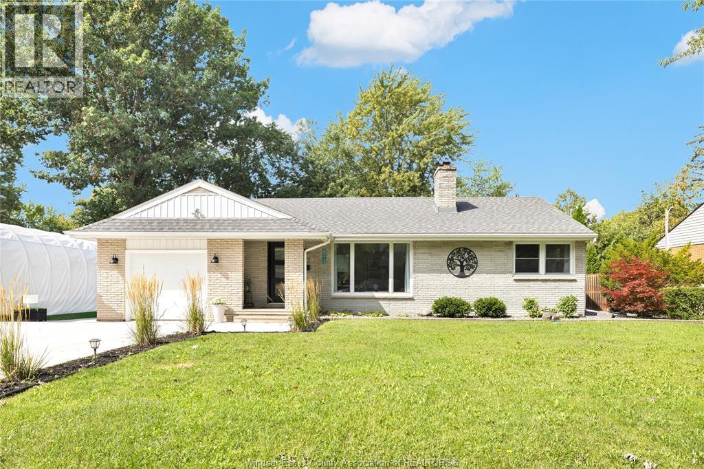 3-bedroom Single Family at 227 St. Marks, Tecumseh — primary photograph