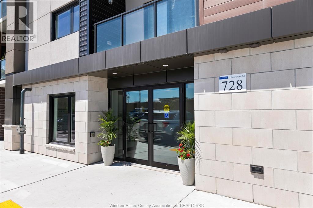 2-bedroom Single Family at 728 Brownstone #303, Lakeshore — photograph 2