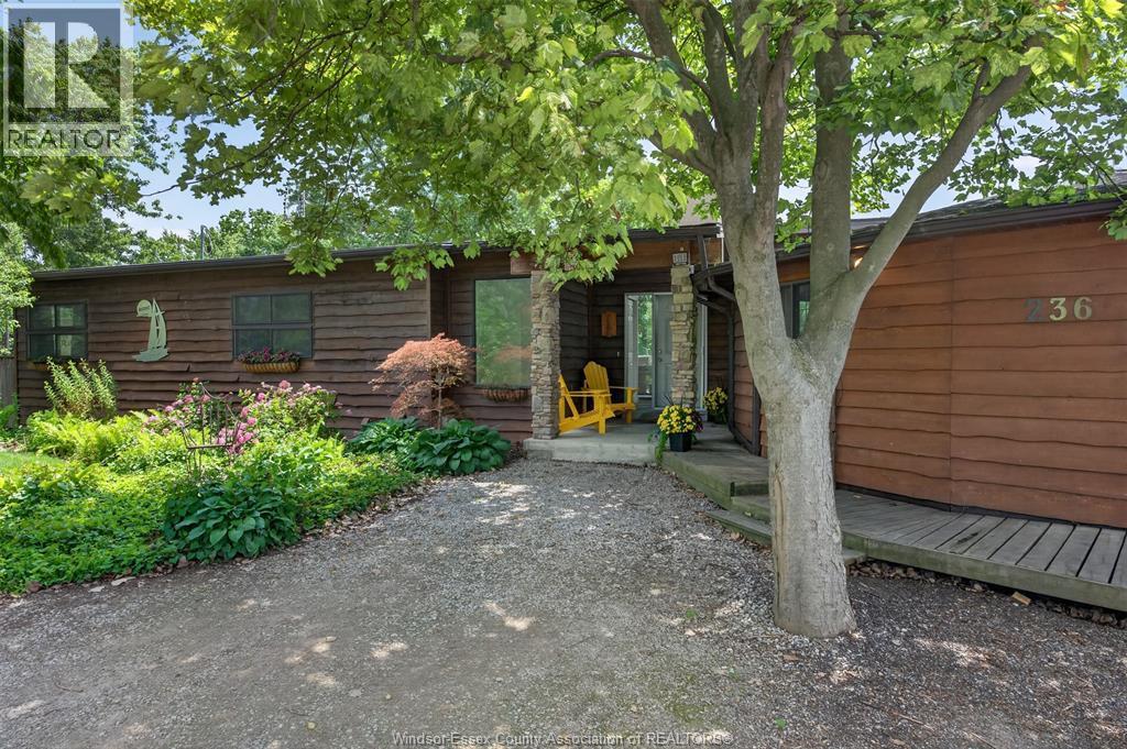 3-bedroom Single Family at 236 Deerbrook Drive, Lakeshore — primary photograph