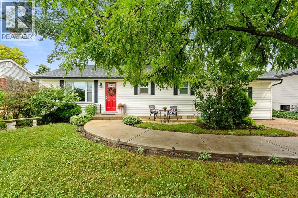 Single Family — 3274 Parkwood Avenue, Windsor, Ontario
