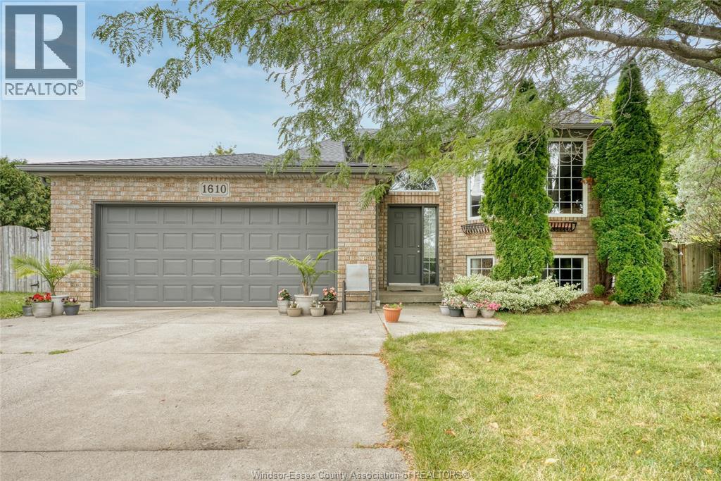 Single Family — 1610 Chornoby Crescent, Tecumseh, Ontario