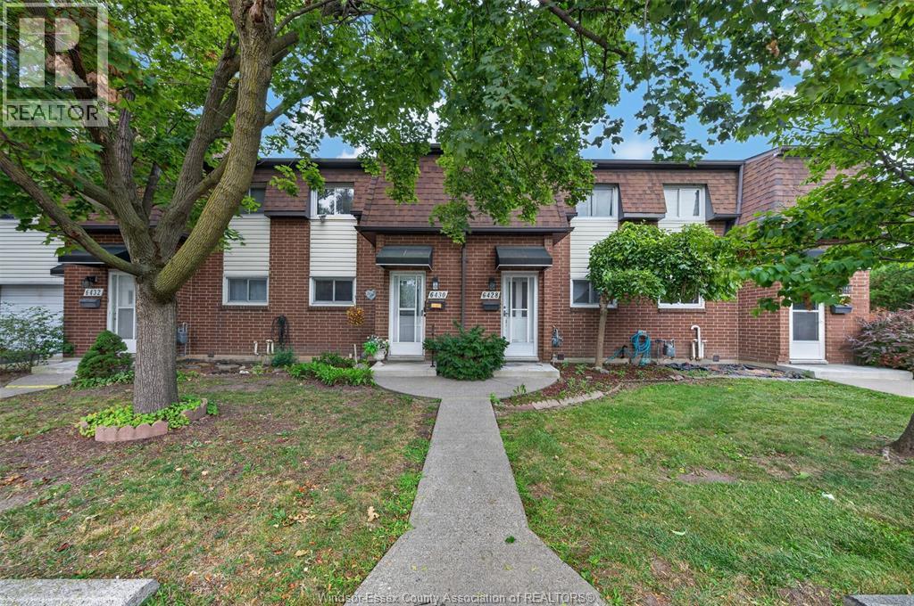 3-bedroom Single Family at 6430 Thornberry, Windsor — photograph 2