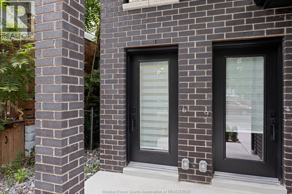 2-bedroom Single Family at 2224 Fraser #LOWER, Windsor — photograph 2