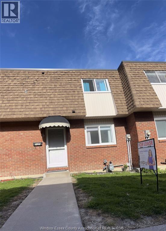 3-bedroom Single Family at 5420 Lassaline #26, Windsor — primary photograph