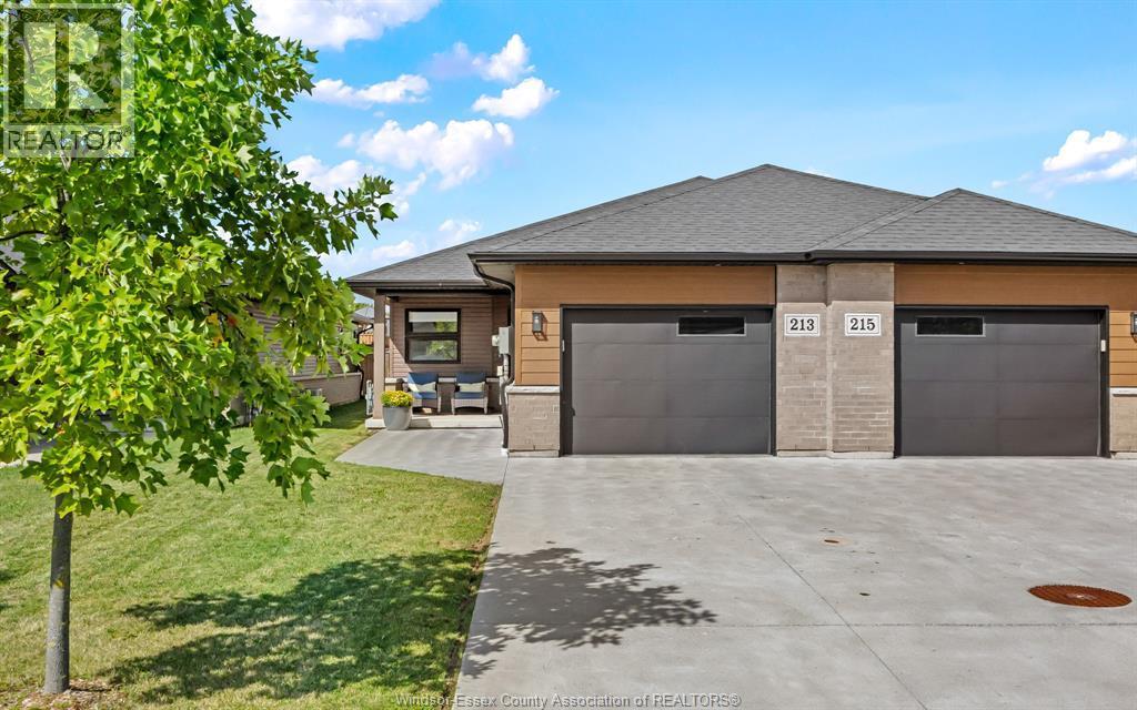 2-bedroom Single Family at 213 Meadowview, Amherstburg — primary photograph