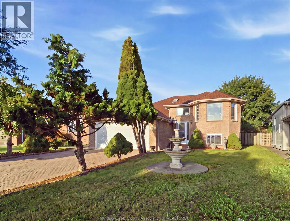 4-bedroom Single Family at 3025 Kenilworth, Windsor — primary photograph