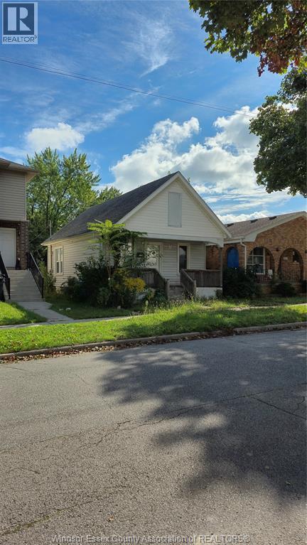 3-bedroom Single Family at 486 Bridge, Windsor — primary photograph