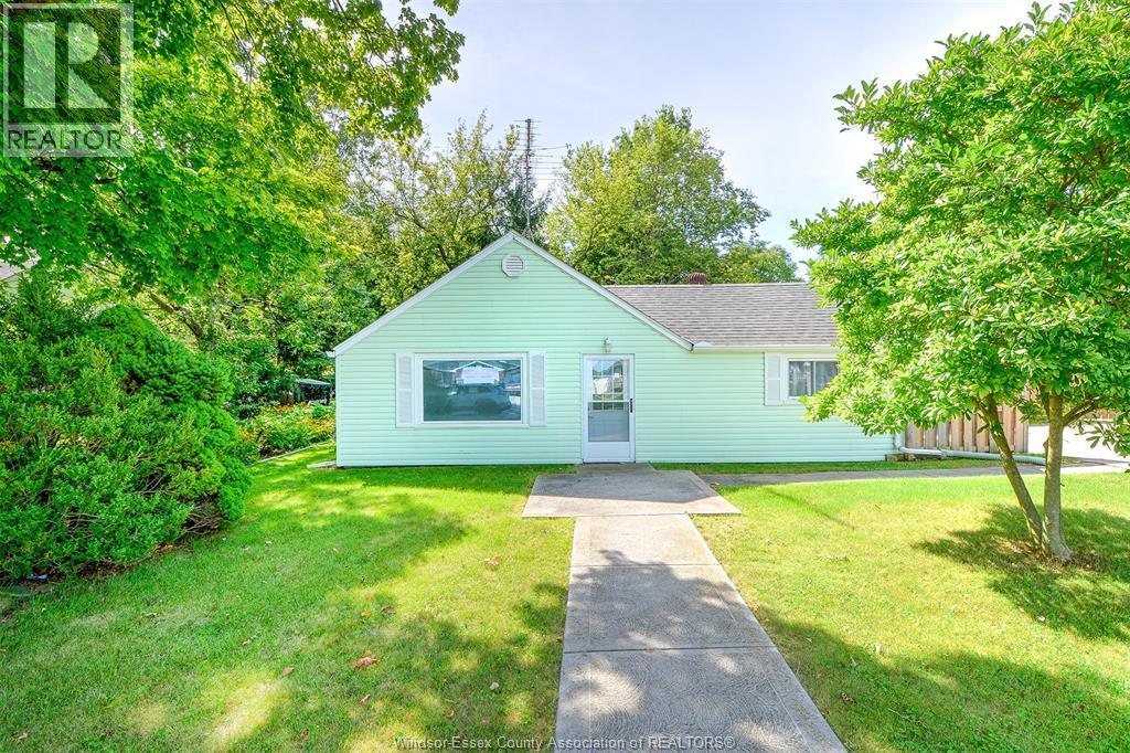 3-bedroom Single Family at 233 Centre Street, Harrow — primary photograph