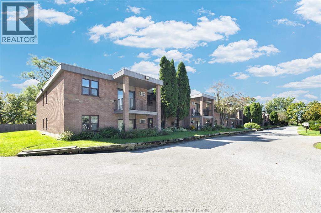 Single Family — 12 Montgomery, Wallaceburg, Ontario