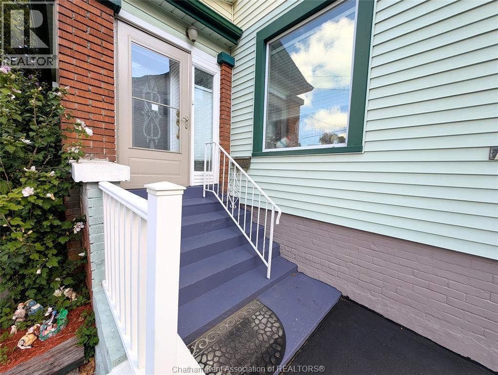 6-bedroom Single Family at 55 Grant Street, Chatham — photograph 3