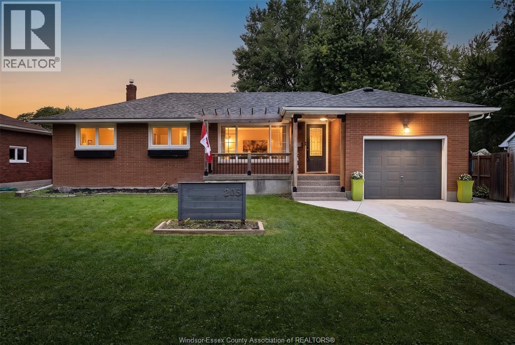 5-bedroom Single Family at 205 Gosfield Townline East, Essex — primary photograph