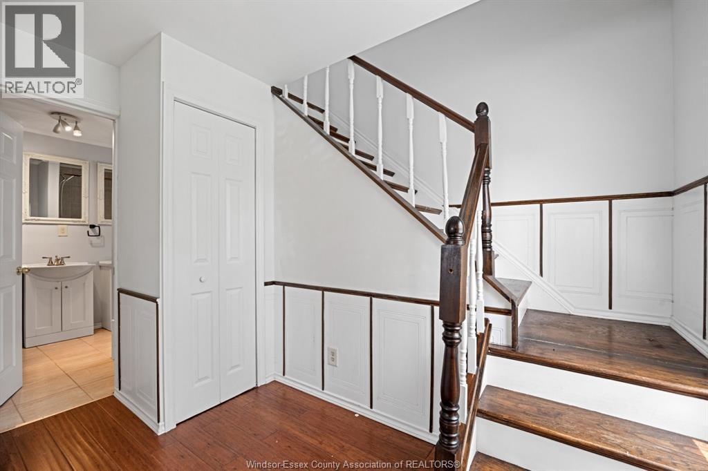 3-bedroom Single Family at 550 Capitol, Windsor — photograph 3