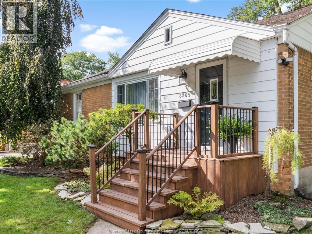 3-bedroom Single Family at 3265 Longfellow Avenue, Windsor — photograph 2