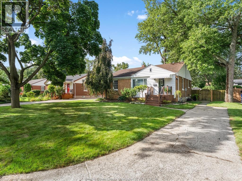3-bedroom Single Family at 3265 Longfellow Avenue, Windsor — photograph 3