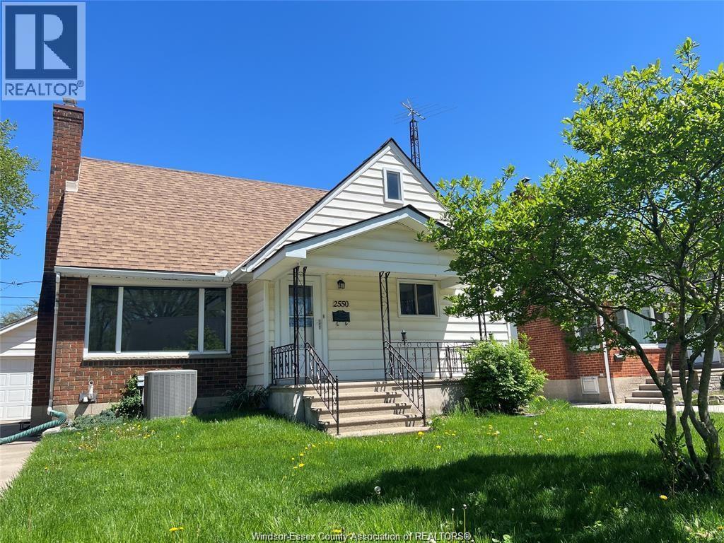 5-bedroom Single Family at 2550 Windermere, Windsor — photograph 2