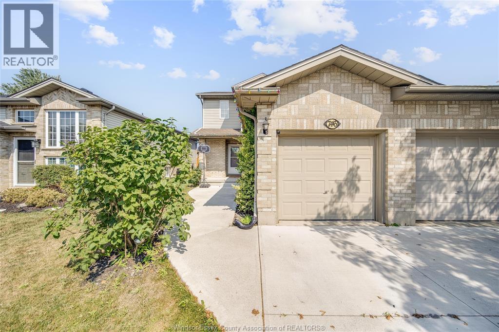 3-bedroom Single Family at 746 Michael Drive, Tecumseh — photograph 2