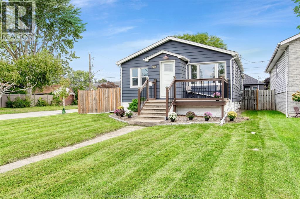 Single Family — 2402 Tourangeau, Windsor, Ontario