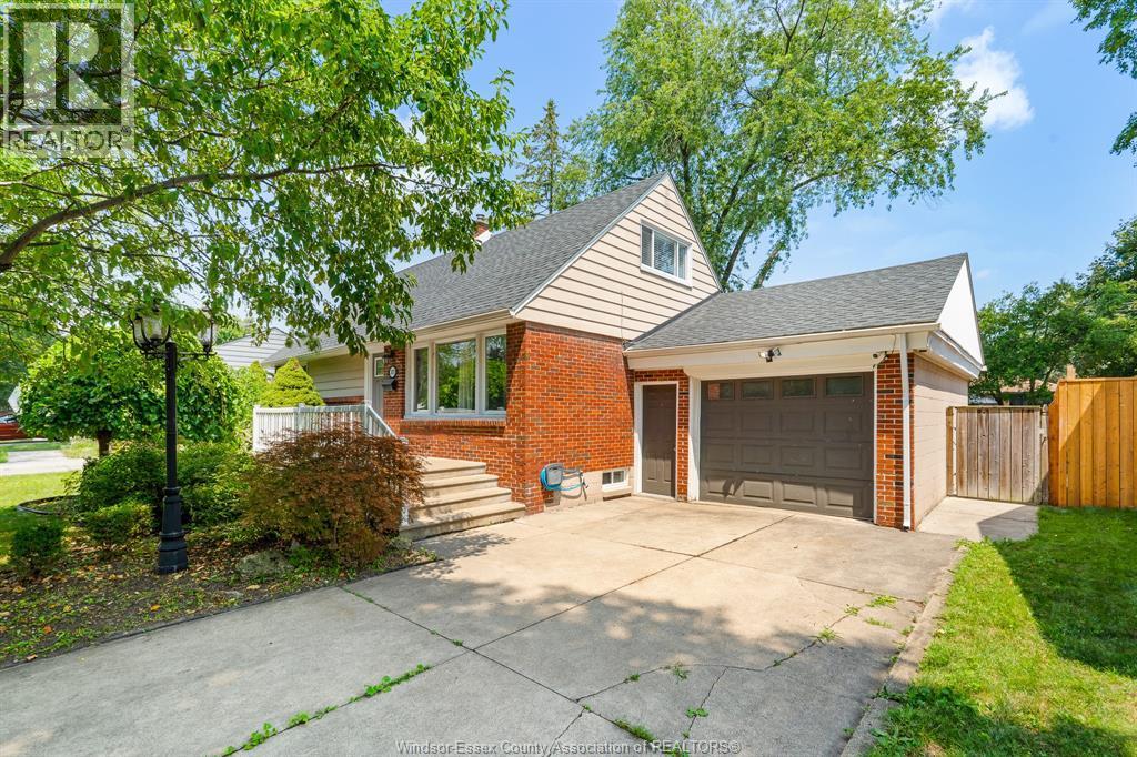 Single Family — 3070 Dandurand, Windsor, Ontario