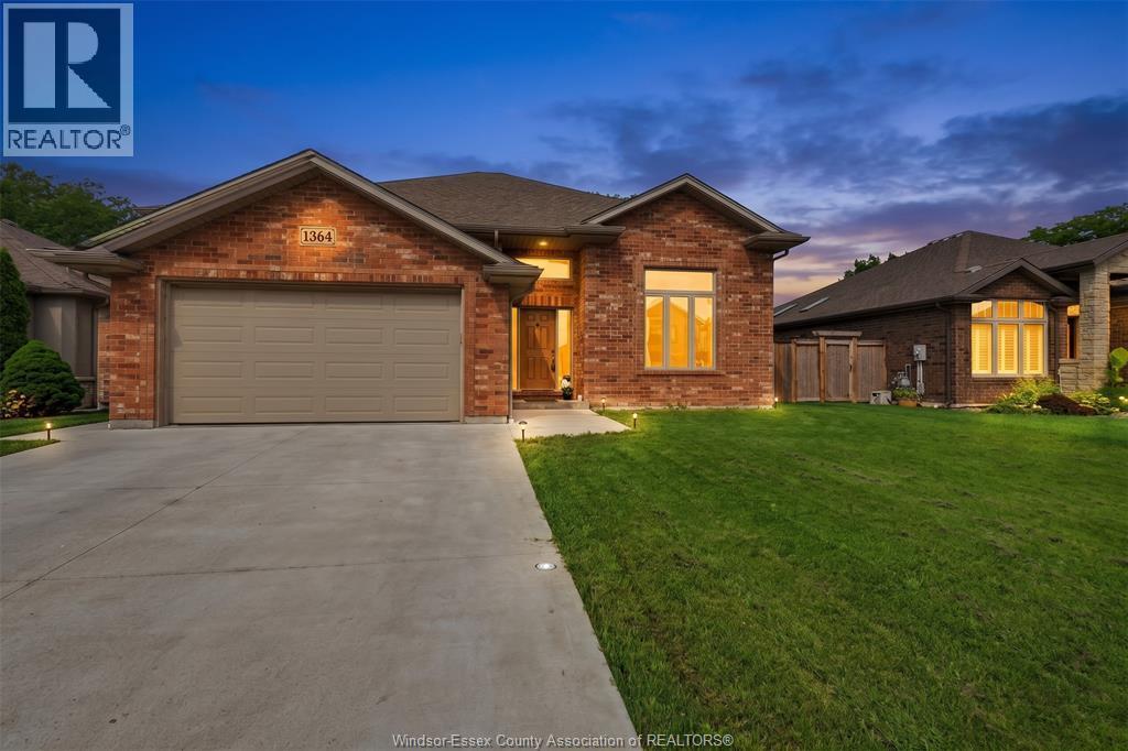 Single Family — 1364 Matthew Crescent, Lakeshore, Ontario