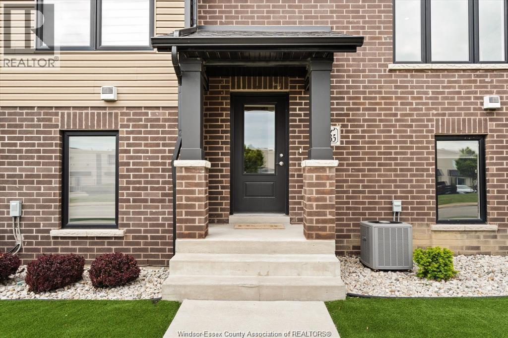 4-bedroom Single Family at 735 Brownstone Road, Lakeshore — photograph 3
