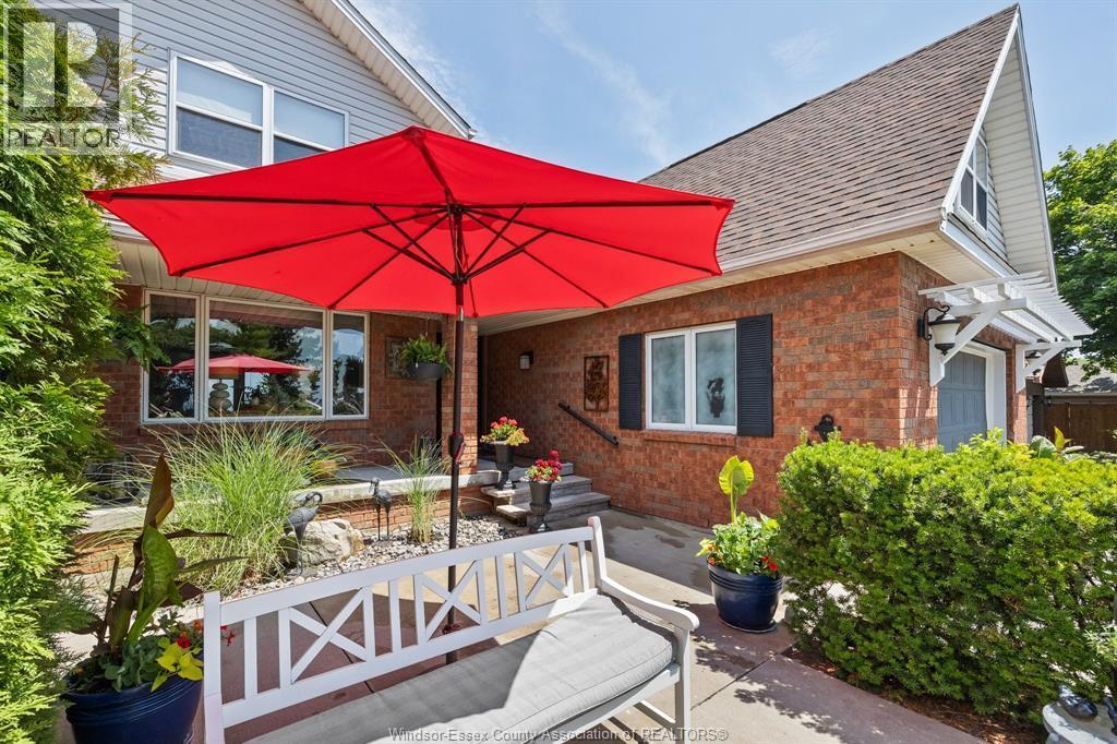 5-bedroom Single Family at 3914 St. Clair Road, Stoney Point — primary photograph