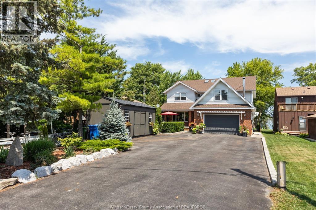 5-bedroom Single Family at 3914 St. Clair Road, Stoney Point — photograph 3