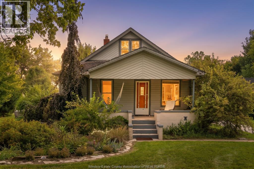 5-bedroom Single Family at 136 Mersea Road 5, Leamington — primary photograph