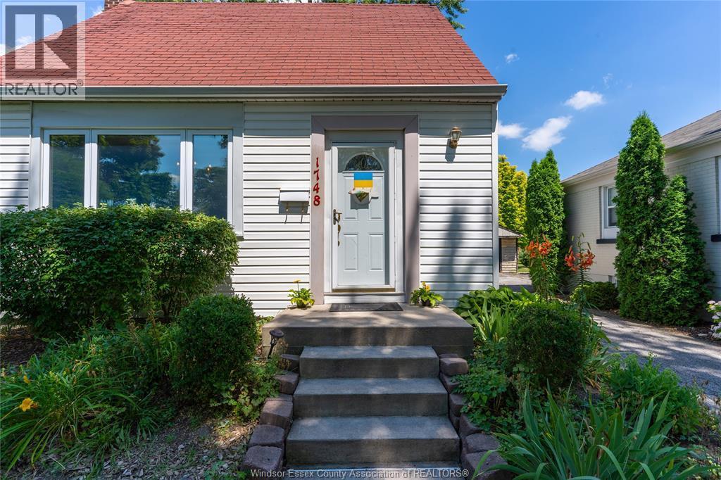 3-bedroom Single Family at 1748 Kildare Road #BACK, Windsor — photograph 2