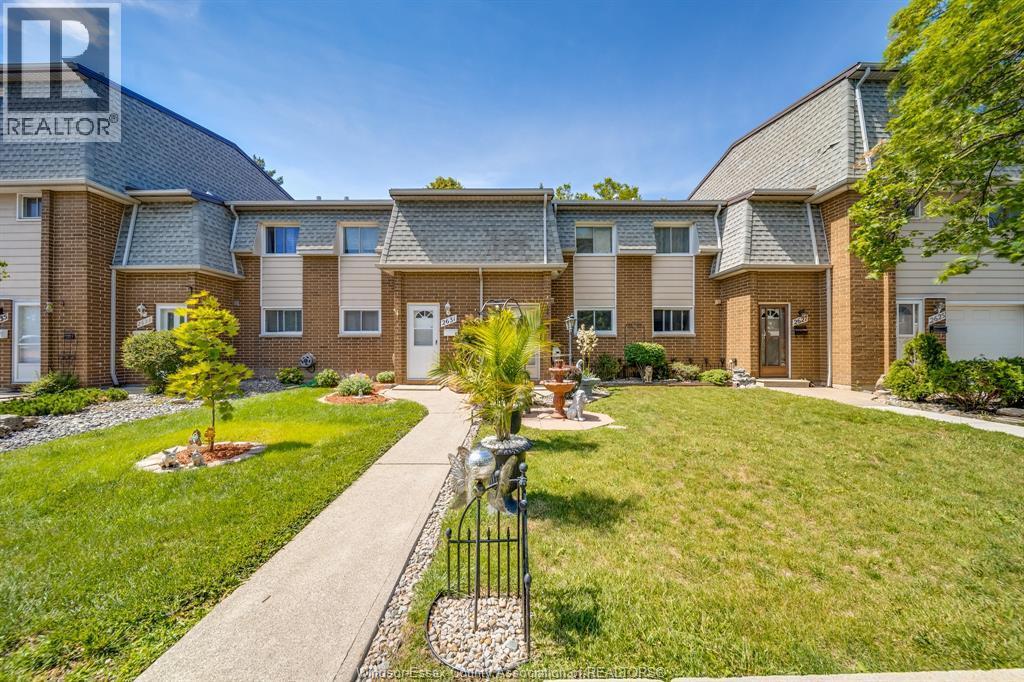 3-bedroom Single Family at 2629 Vine Court #54, Windsor — primary photograph