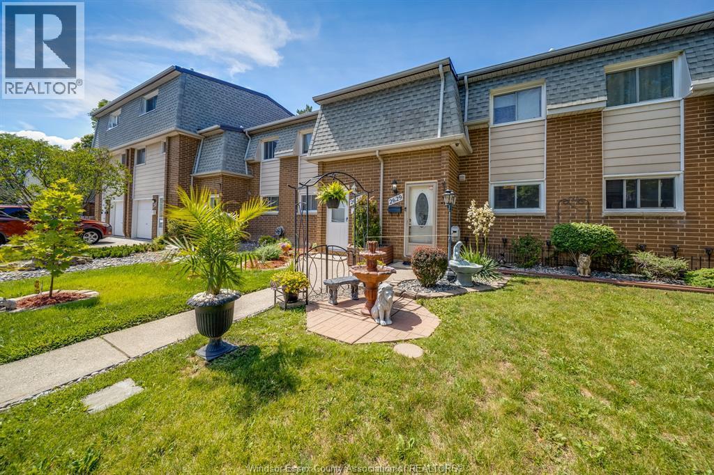 3-bedroom Single Family at 2629 Vine Court #54, Windsor — photograph 3
