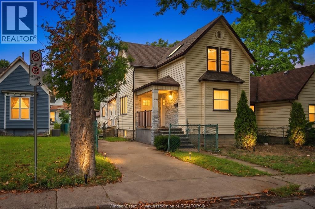 5-bedroom Single Family at 377 Parent, Windsor — primary photograph