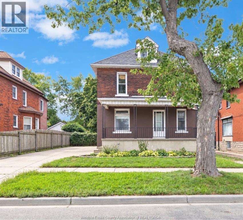 1-bedroom Single Family at 231 Gladstone #1, Windsor — primary photograph