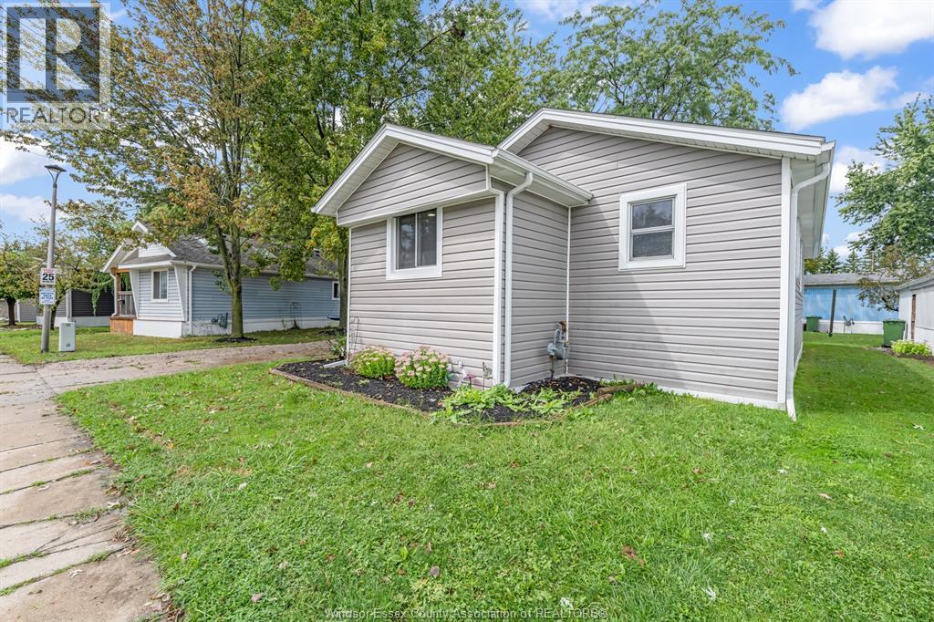 3-bedroom Single Family at 152 Dana Drive, Essex — photograph 2