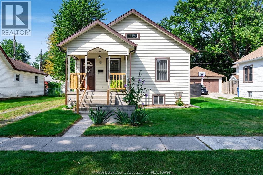 2-bedroom Single Family at 13 Westmoreland Avenue, Leamington — primary photograph
