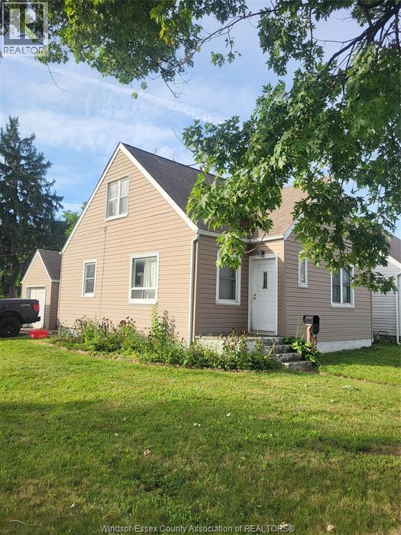 3-bedroom Single Family at 591 Charlotte, Windsor — photograph 2