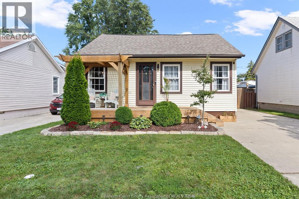 Single Family — 1734 Westcott, Windsor, Ontario