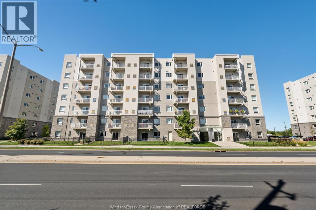 2-bedroom Single Family at 1611 Banwell Road #510, Windsor — photograph 3