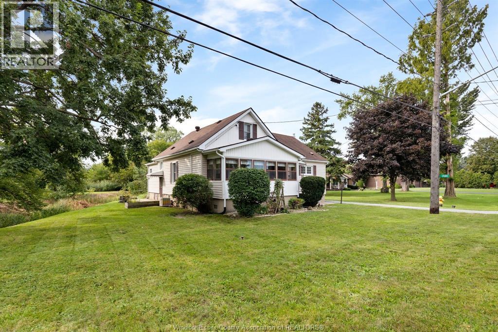3-bedroom Single Family at 2585 Bouffard Road, LaSalle — photograph 3