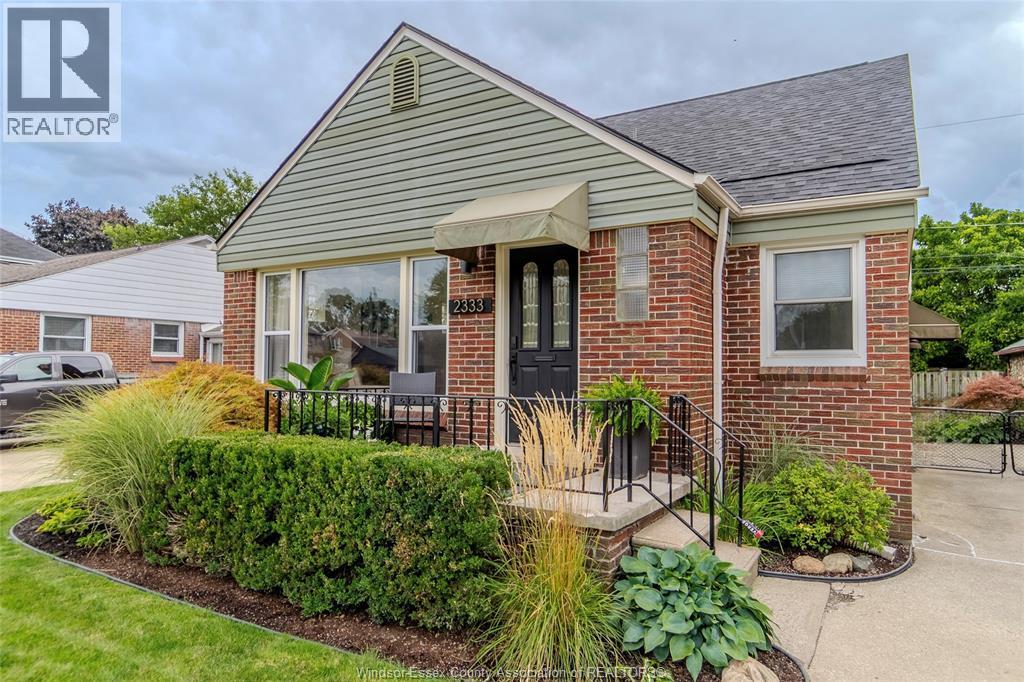 4-bedroom Single Family at 2333 Kildare Road, Windsor — primary photograph