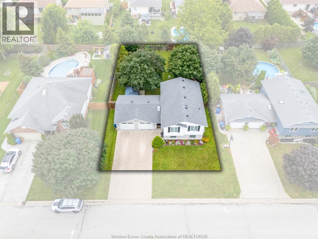 4-bedroom Single Family at 855 Lawndale Avenue, Kingsville — photograph 2