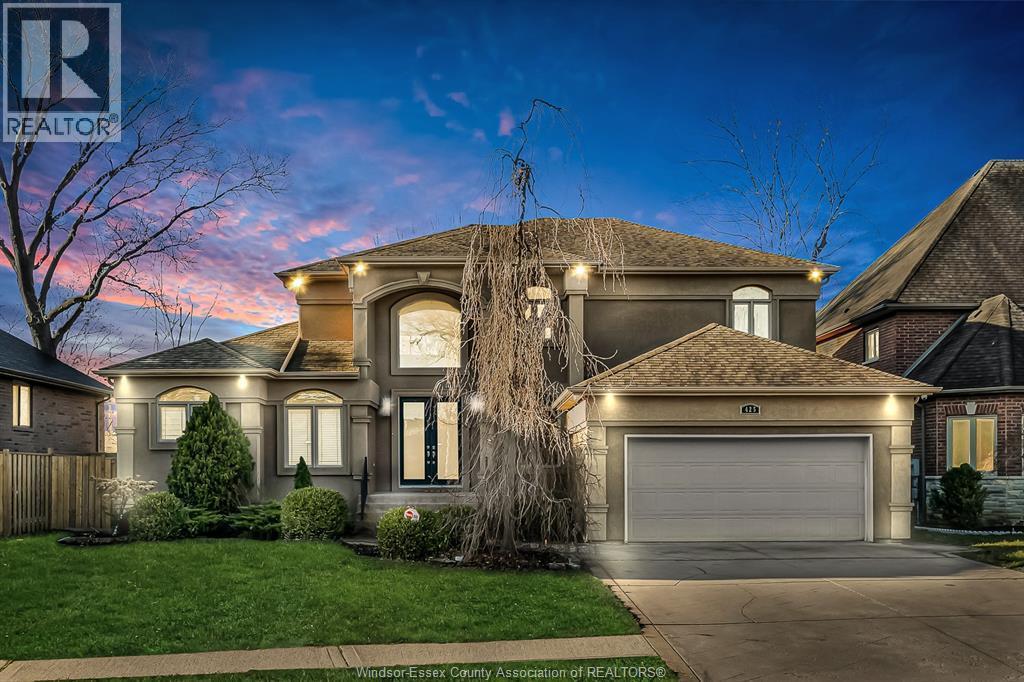 6-bedroom Single Family at 425 Country Club Drive, Windsor — primary photograph