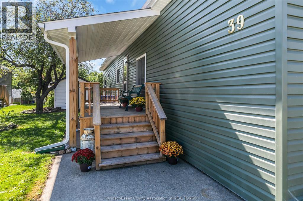2-bedroom Single Family at 39 Wilder, Lakeshore — photograph 2