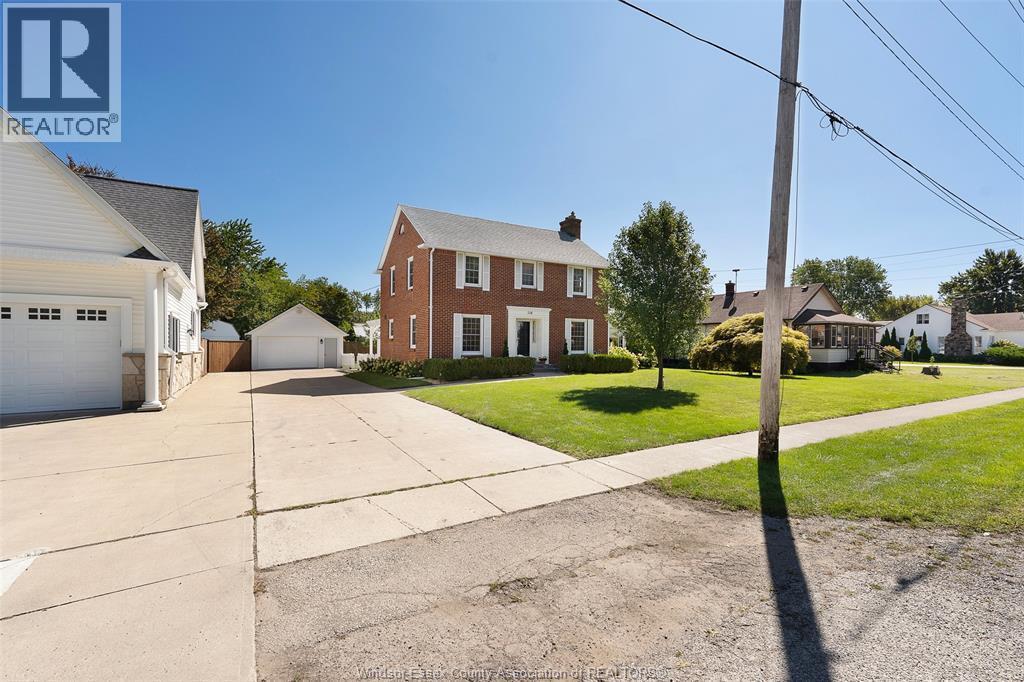 3-bedroom Single Family at 114 Walnut Street, Harrow — photograph 3