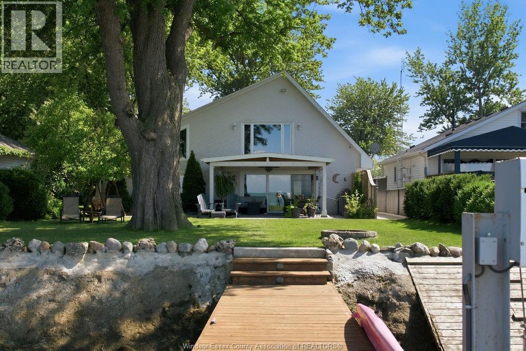4-bedroom Single Family at 431 Charron Beach, Lakeshore — photograph 3