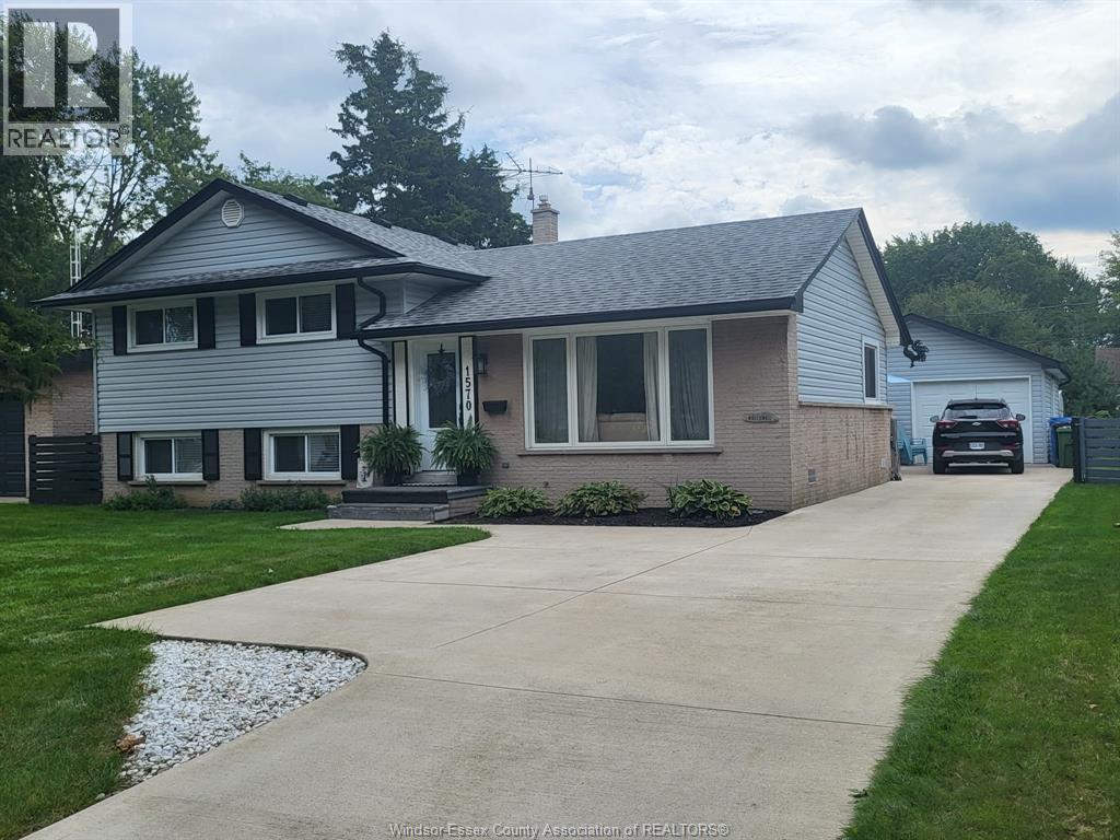 3-bedroom Single Family at 1570 Stratford Court, Windsor — primary photograph