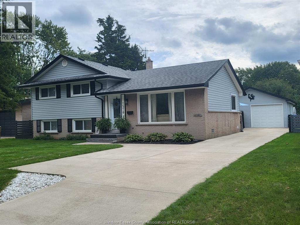 3-bedroom Single Family at 1570 Stratford Court, Windsor — photograph 3