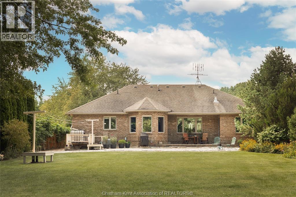 5-bedroom Single Family at 2958 County Rd 20, Harrow — photograph 2