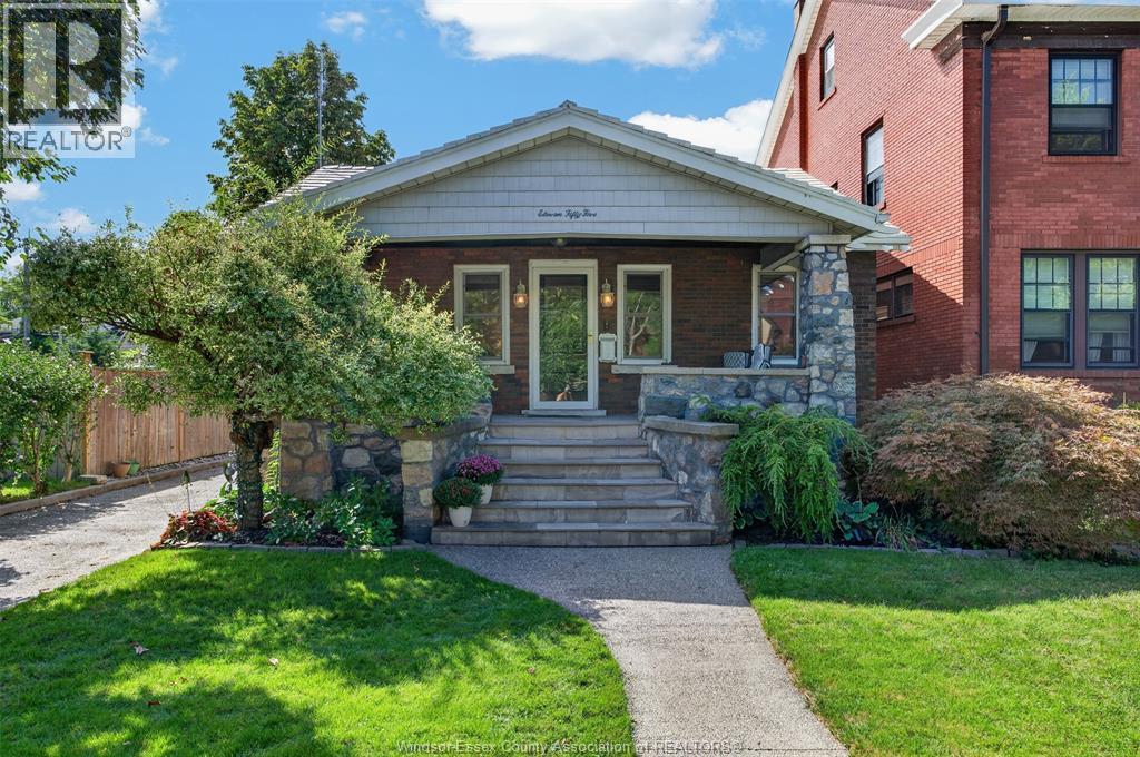 2-bedroom Single Family at 1151 Kildare, Windsor — primary photograph