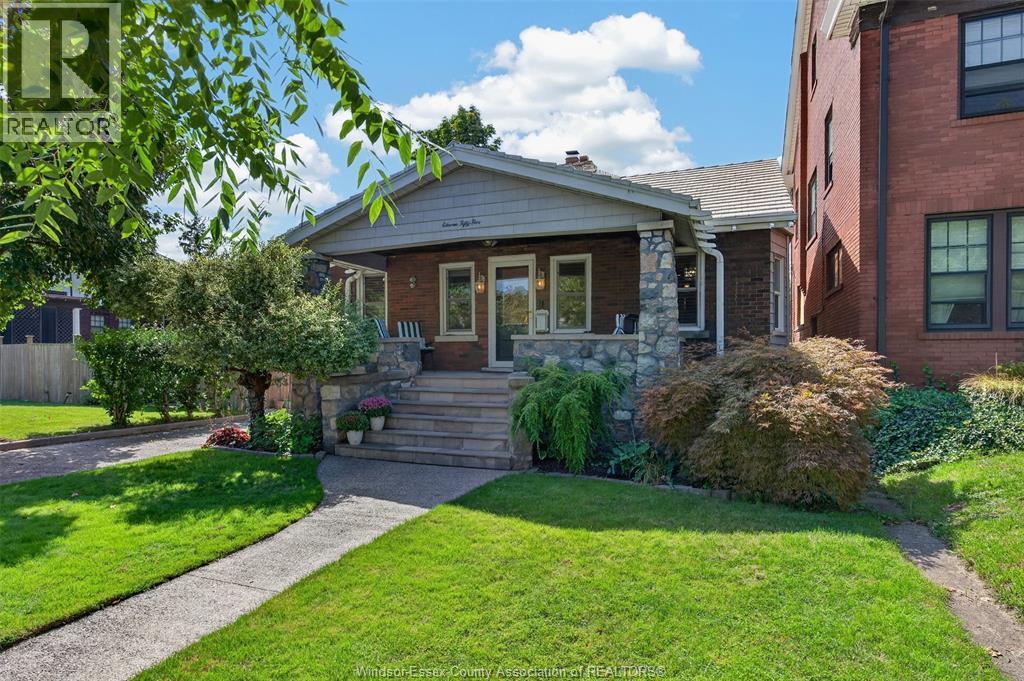 2-bedroom Single Family at 1151 Kildare, Windsor — photograph 3