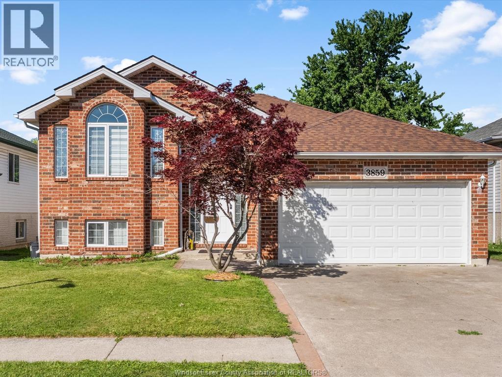 4-bedroom Single Family at 3859 Clara Avenue, Windsor — primary photograph